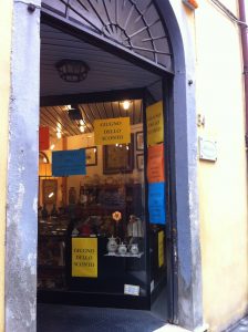 Antique shop in Pisa di Leporatti Alessandro