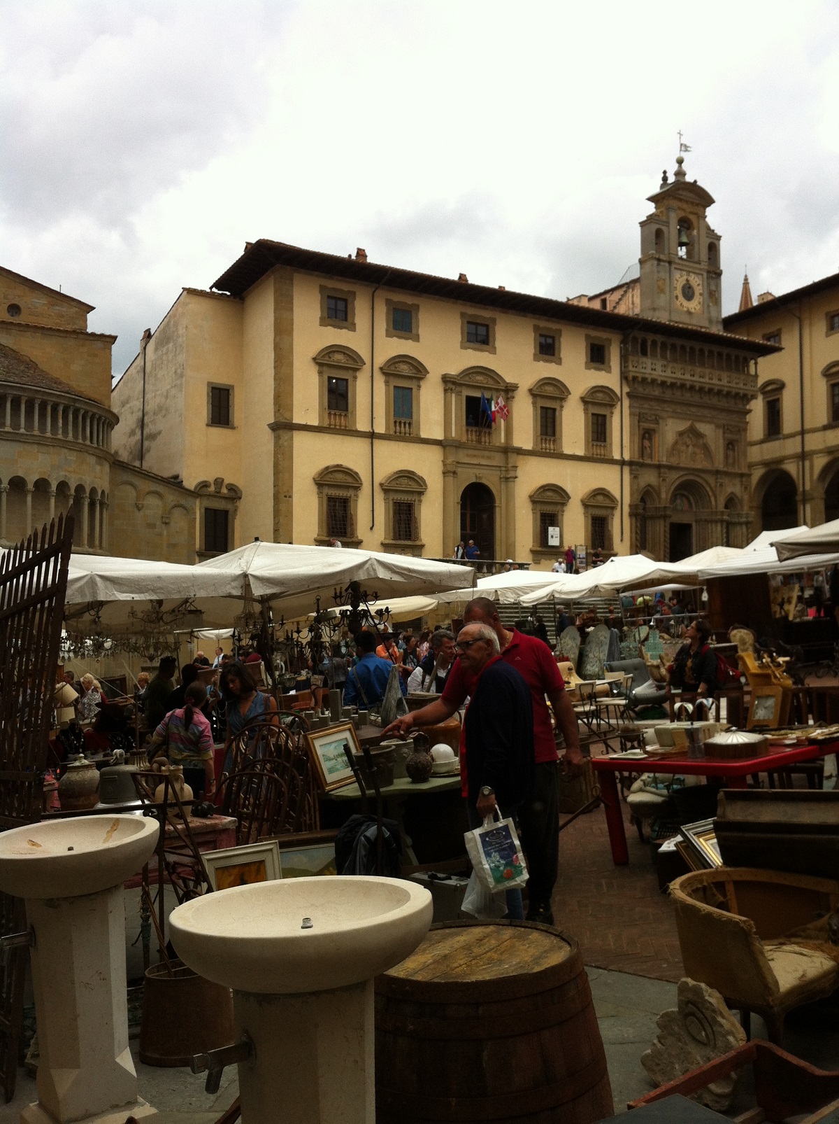 piazza grande market fair arezzo