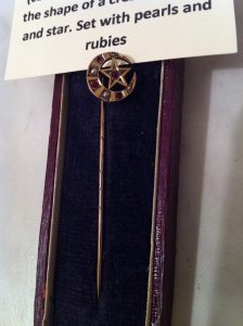 ruby-pearl-gold-antique-pin