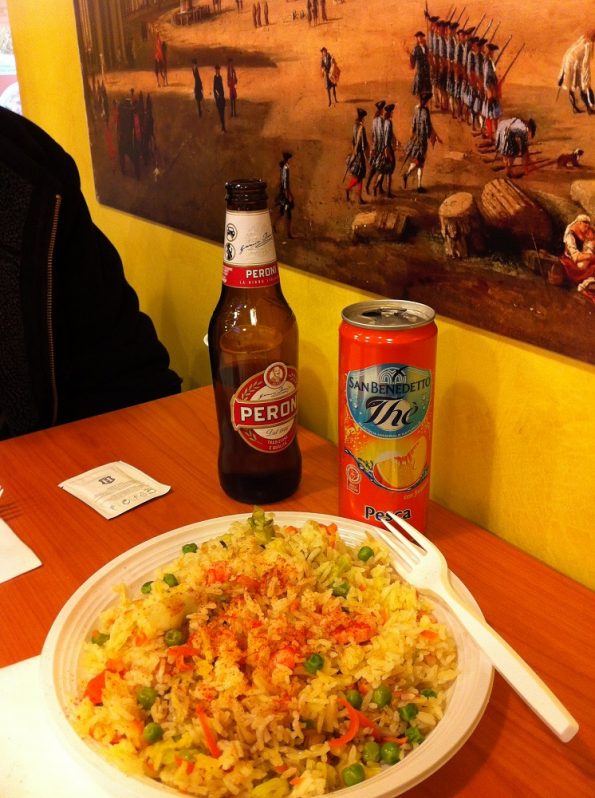 Lovely cafe sell fried rice in Rome